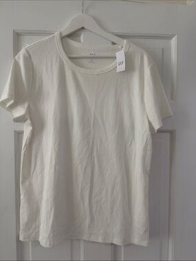 GAP Women's Cream Ribbed Crewneck Short-Sleeve Tee
